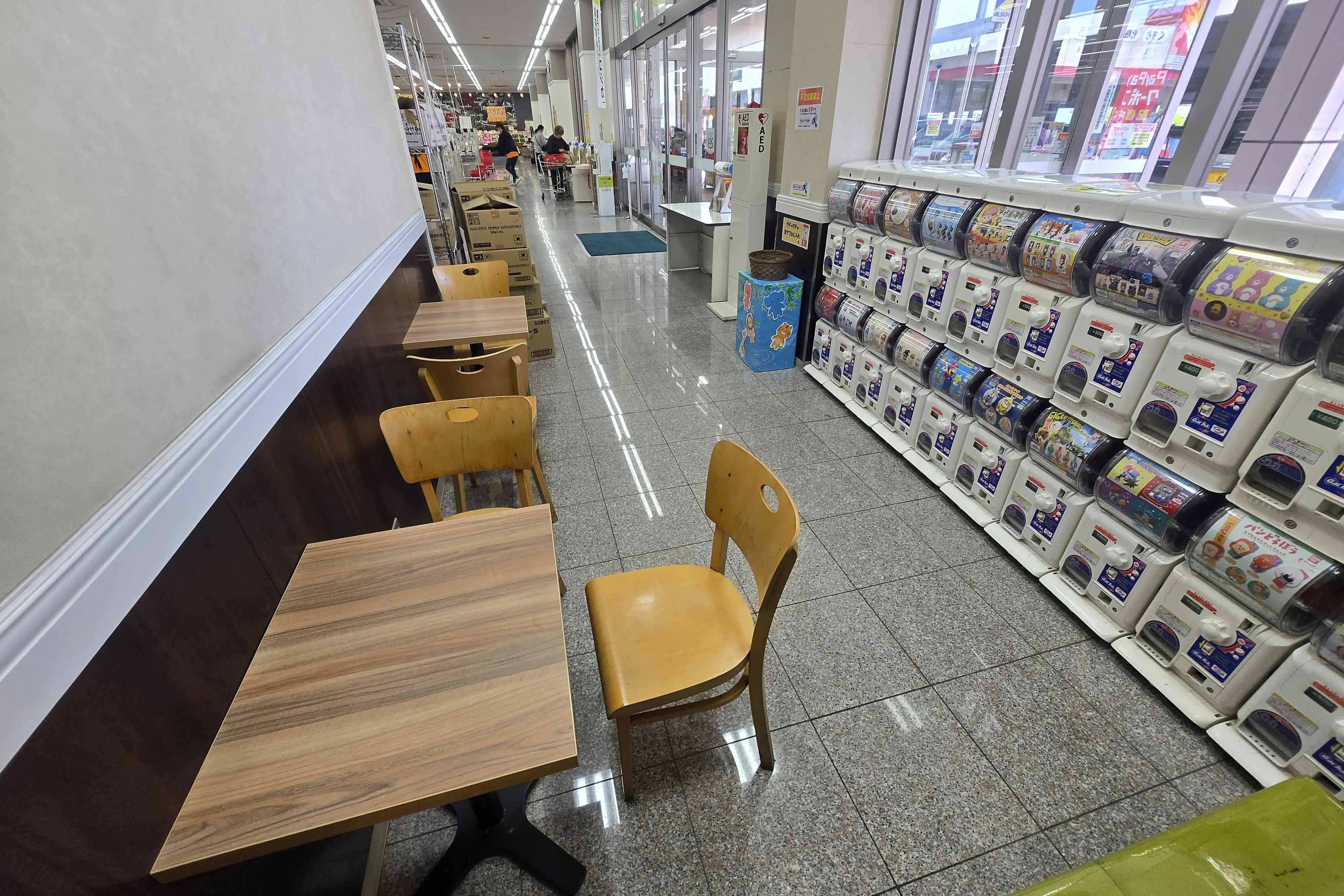 【ナフコ不二屋 生鮮下津市場店】 販促プロモーションや食物販等の催事イベントに最適な共用部通路のスペース