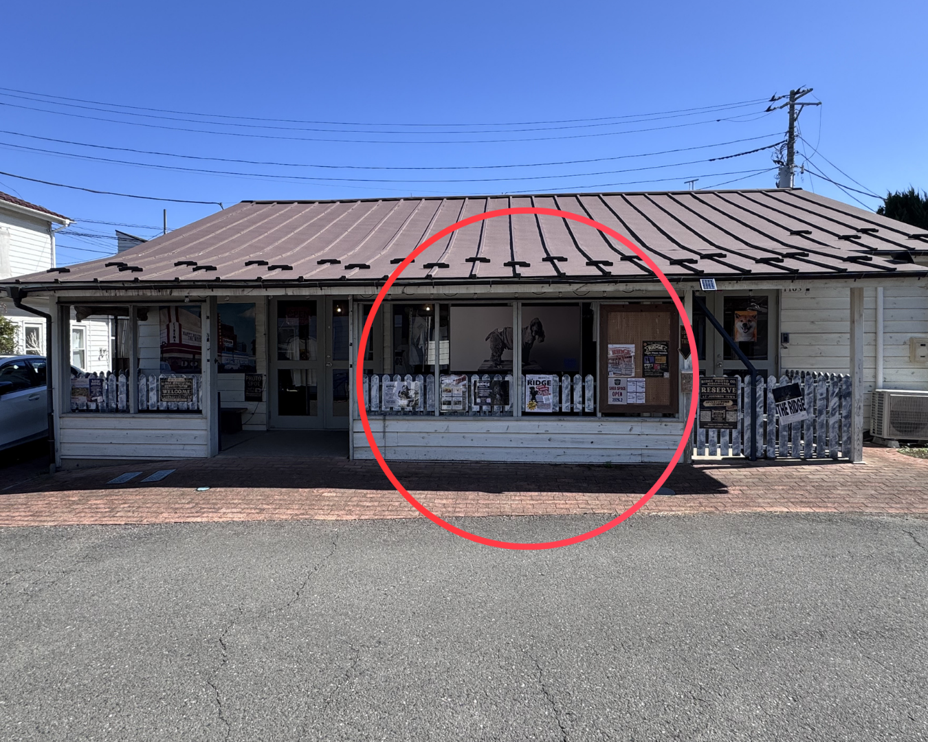 【ジョンソンタウン】屋根付きポーチスペース｜ポップアップ・物販・ペットイベントにおすすめ