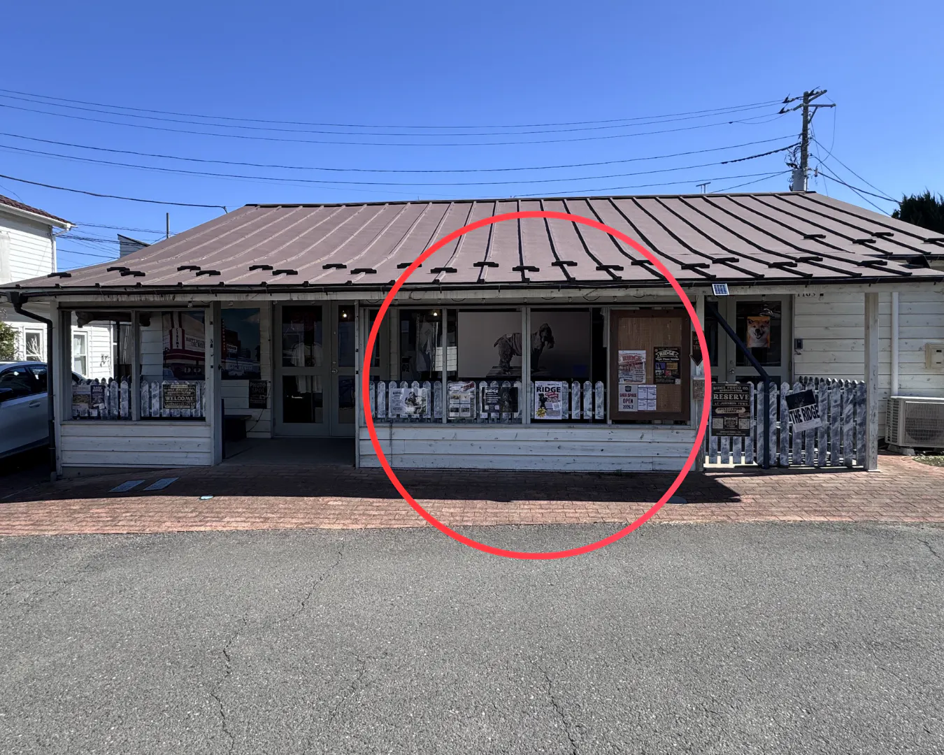 【ジョンソンタウン】屋根付きポーチスペース｜ポップアップ・物販・ペットイベントにおすすめの画像