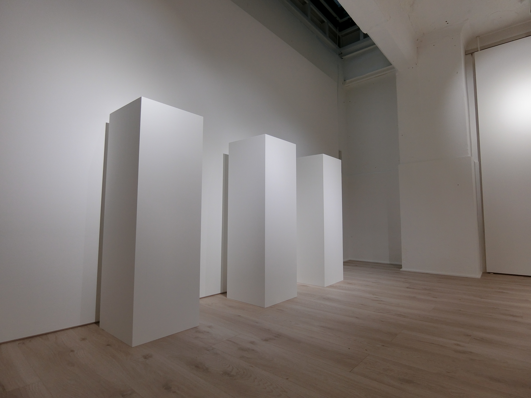 【東銀座駅2分／銀座駅5分】白が基調の広々としたギャラリースペースです。