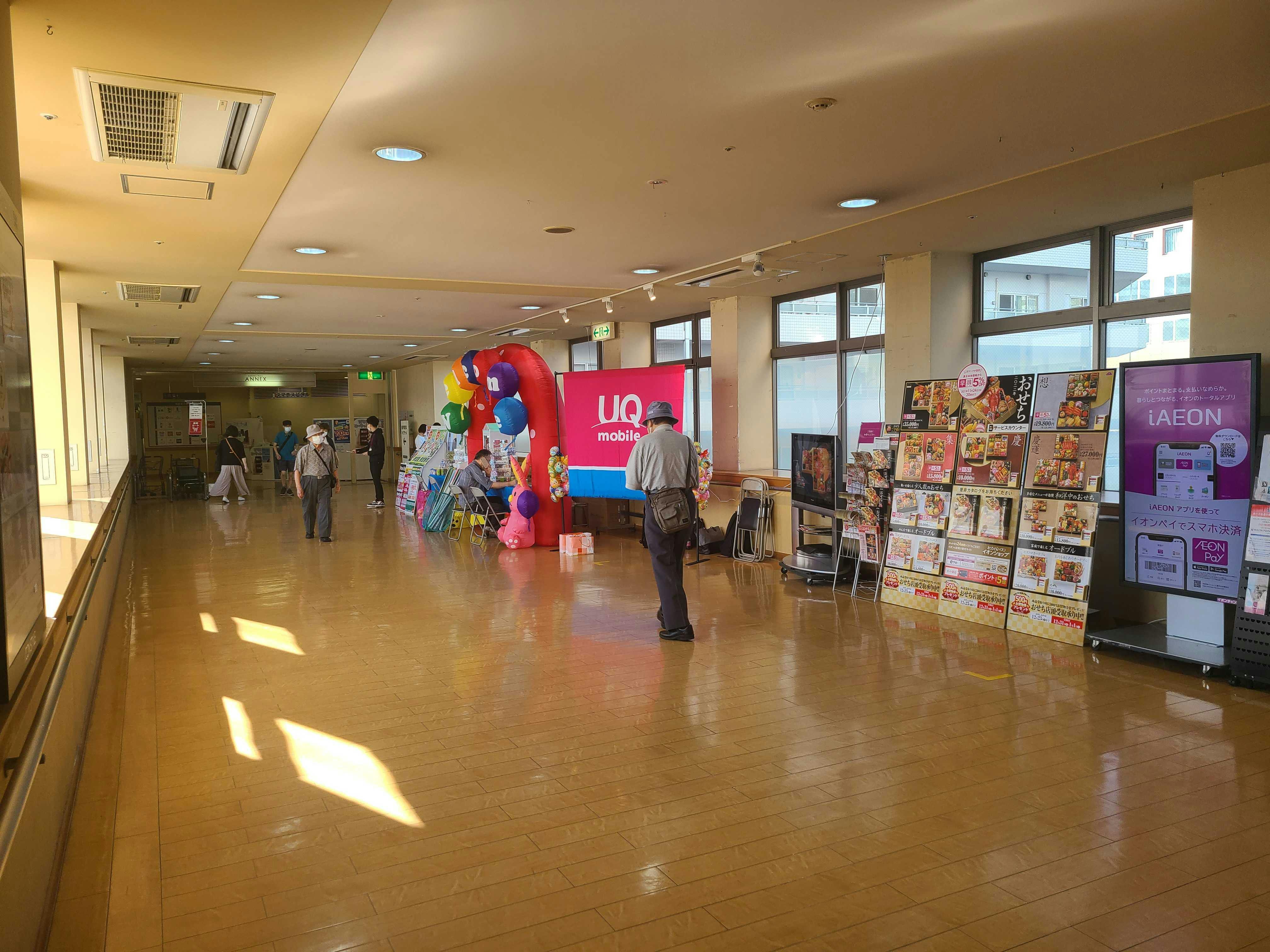 【イオンスタイル東戸塚】プロモーションに適した2F西武東戸塚SCとの連絡通路内のスペースの画像