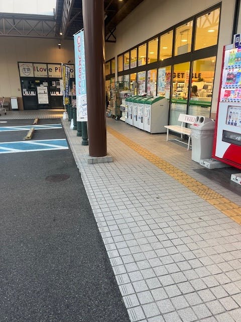 【フレスタ口田南店】キッチンカーに利用可能な駐車場スペースの画像