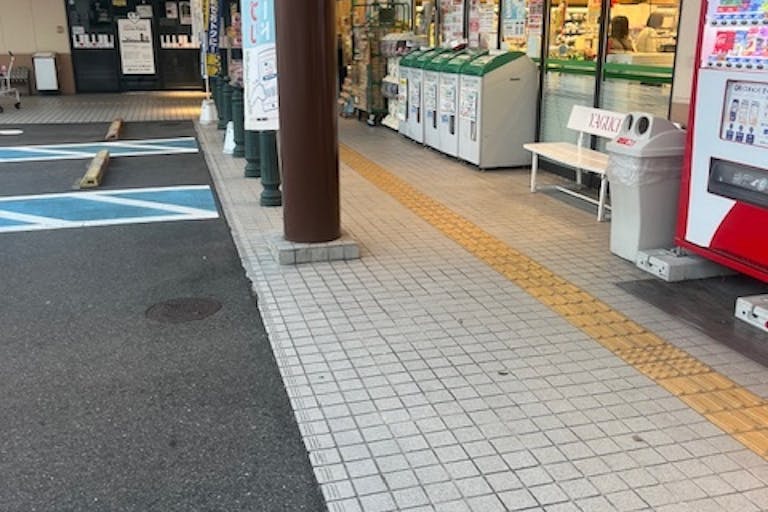 【フレスタ口田南店】キッチンカーに利用可能な駐車場スペースの画像1