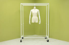 【赤坂駅8分】充実した無料什器付き・アパレル展示会に最適なレンタルスペース