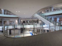 【イオンモール名古屋茶屋】モール内広告 吹き抜けガラス