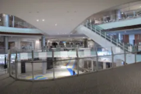 【イオンモール名古屋茶屋】モール内広告 吹き抜けガラス