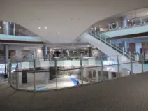 【イオンモール名古屋茶屋】モール内広告 吹き抜けガラス