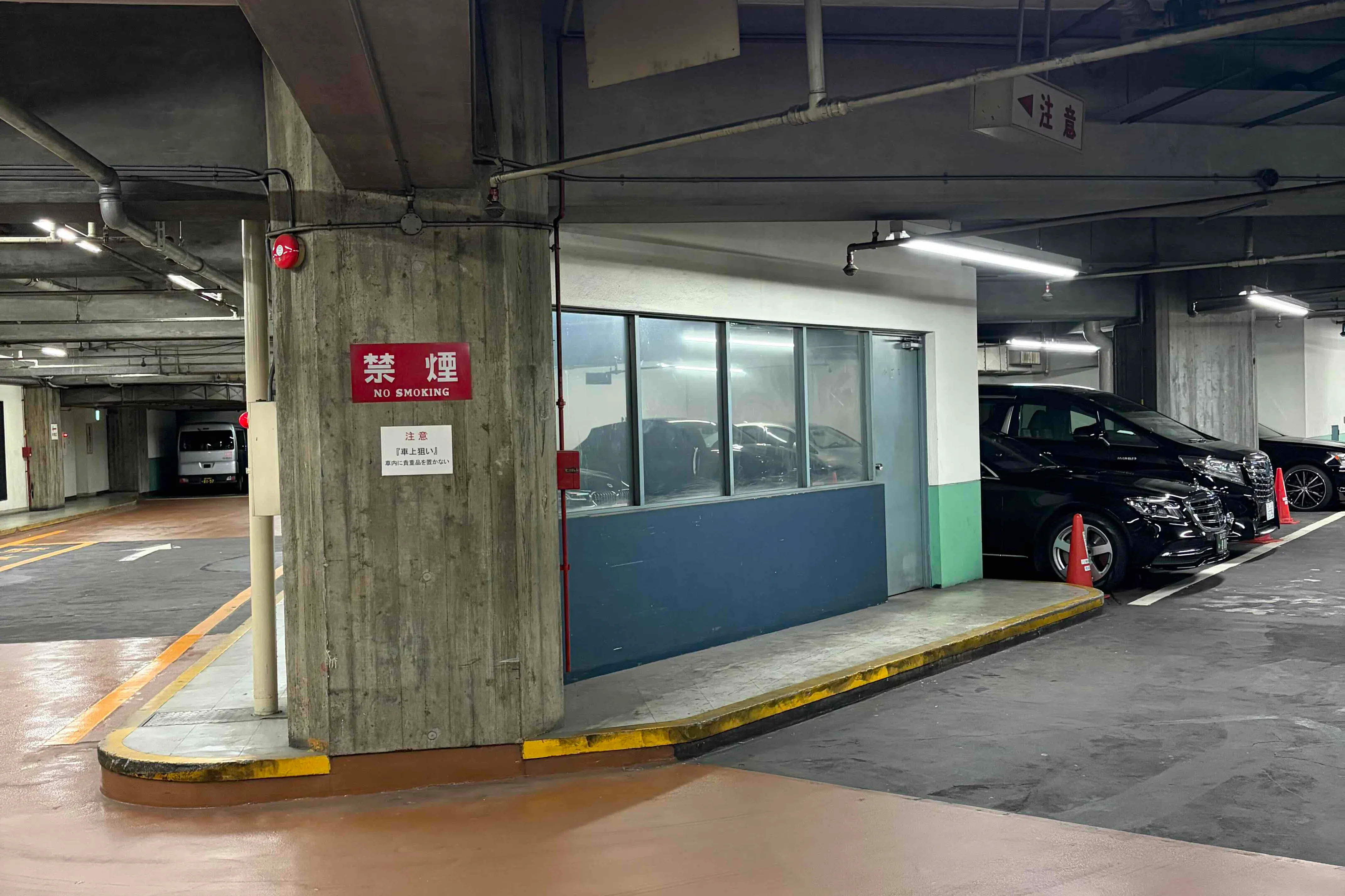 【ウィング新橋】京急しんちか駐車場内の小部屋_新橋_銀座