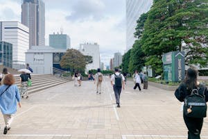 【新宿サザンテラスマルシェ / 1~2月・6~9月を除き、原則第2土日・第4土日の月4日間開催 / 新宿駅南口2分】バスタ新宿そば、新宿サザンテラス(屋外)開催のマルシェスペース