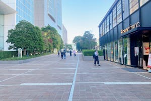 【新宿サザンテラスマルシェ / 1~2月・6~9月を除き、原則第2土日・第4土日の月4日間開催 / 新宿駅南口2分】バスタ新宿そば、新宿サザンテラス(屋外)開催のマルシェスペース