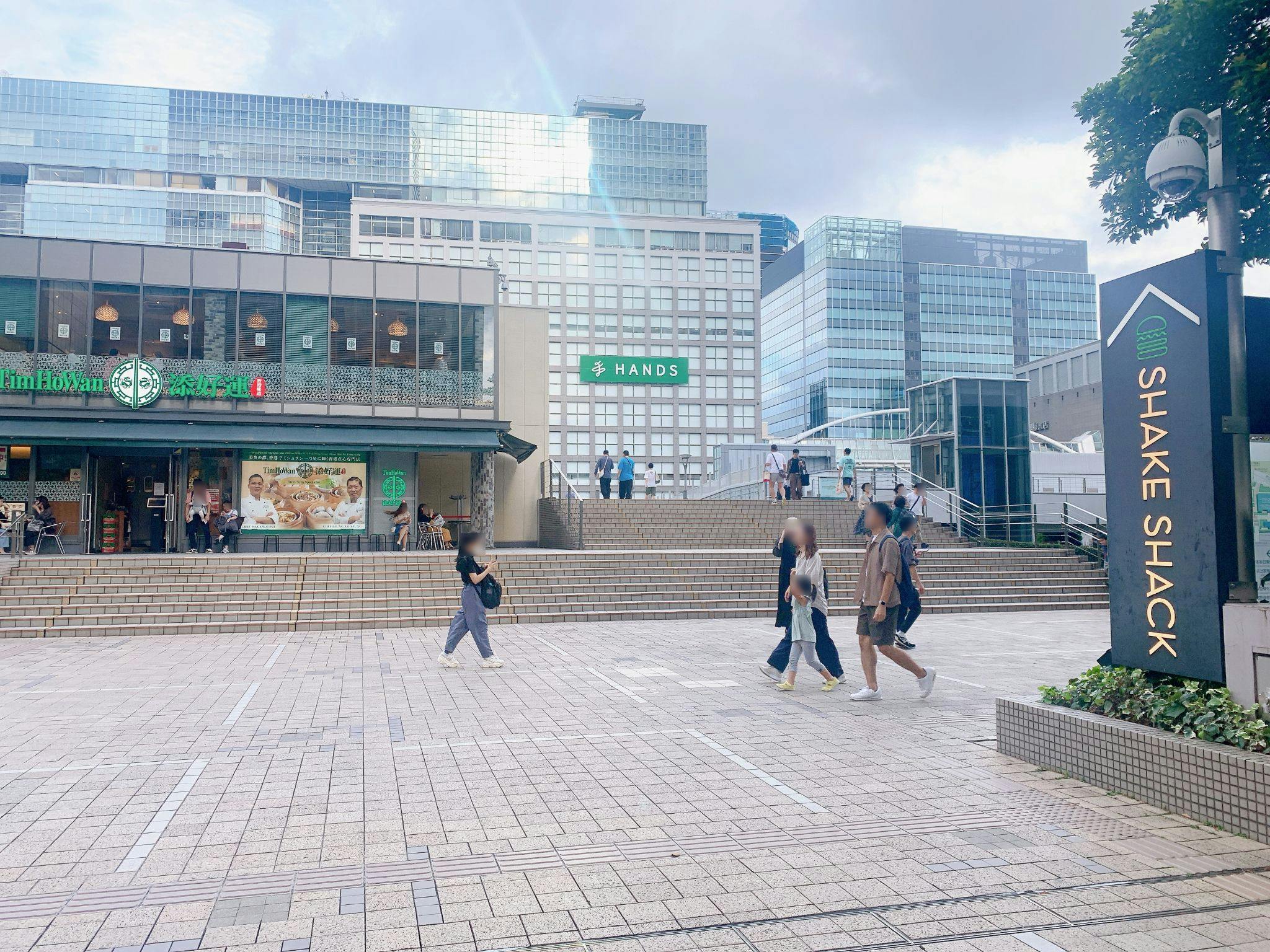 【新宿サザンテラスマルシェ / 1~2月・6~9月を除き、原則第2土日・第4土日の月4日間開催 / 新宿駅南口2分】バスタ新宿そば、新宿サザンテラス(屋外)開催のマルシェスペース