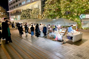 【新宿サザンテラスマルシェ / 1~2月・6~9月を除き、原則第2土日・第4土日の月4日間開催 / 新宿駅南口2分】バスタ新宿そば、新宿サザンテラス(屋外)開催のマルシェスペース