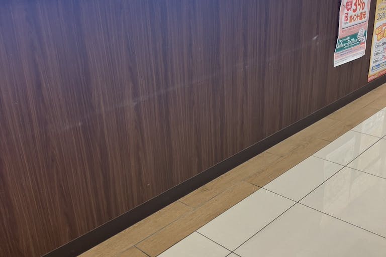 【ナフコ不二屋小牧二重堀店】販促プロモーションや食物販等の催事イベントに最適な西側入り口スペースの画像1