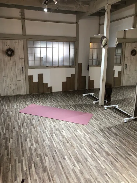 【奈良県田原本町】ロケや撮影会等の撮影用途、ワークショップやオフサイトミーティングに最適なオシャレなレンタルスペース