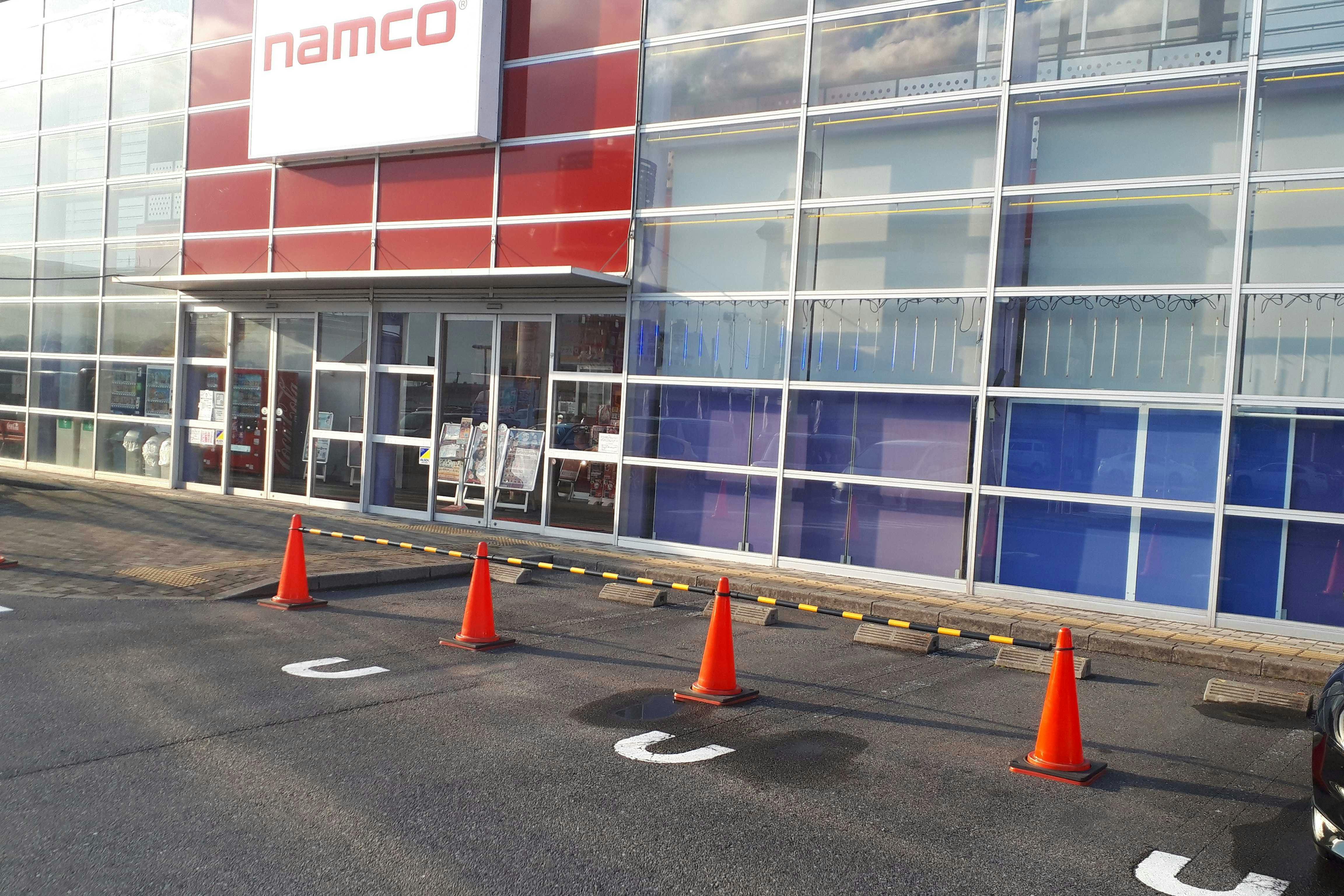 施設目の前の3台分の駐車スペースへのご出店になります。