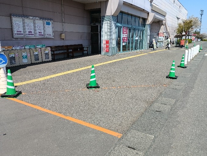 【イオン前沢店】1階正面入口　キッチンカースペース キッチンカー出店に最適なスーパー店外催事イベントスペース