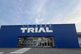 【スーパーセンタートライアル松阪店】キッチンカー出店限定/屋外 Ⓑキッチンカースペース【入口正面右側】