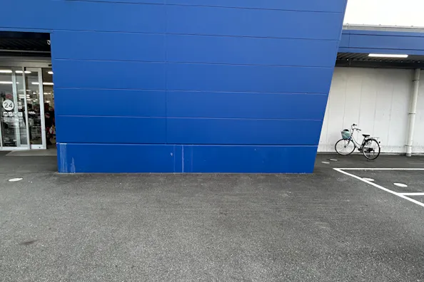 【スーパーセンタートライアル松阪店】キッチンカー出店限定/屋外 Ⓑキッチンカースペース【入口正面右側】