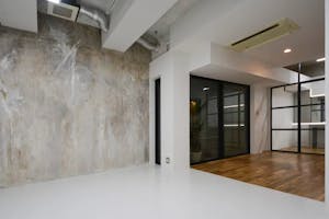 【代々木公園駅7分】展示会や撮影に最適な白を基調としたレンタルスタジオ