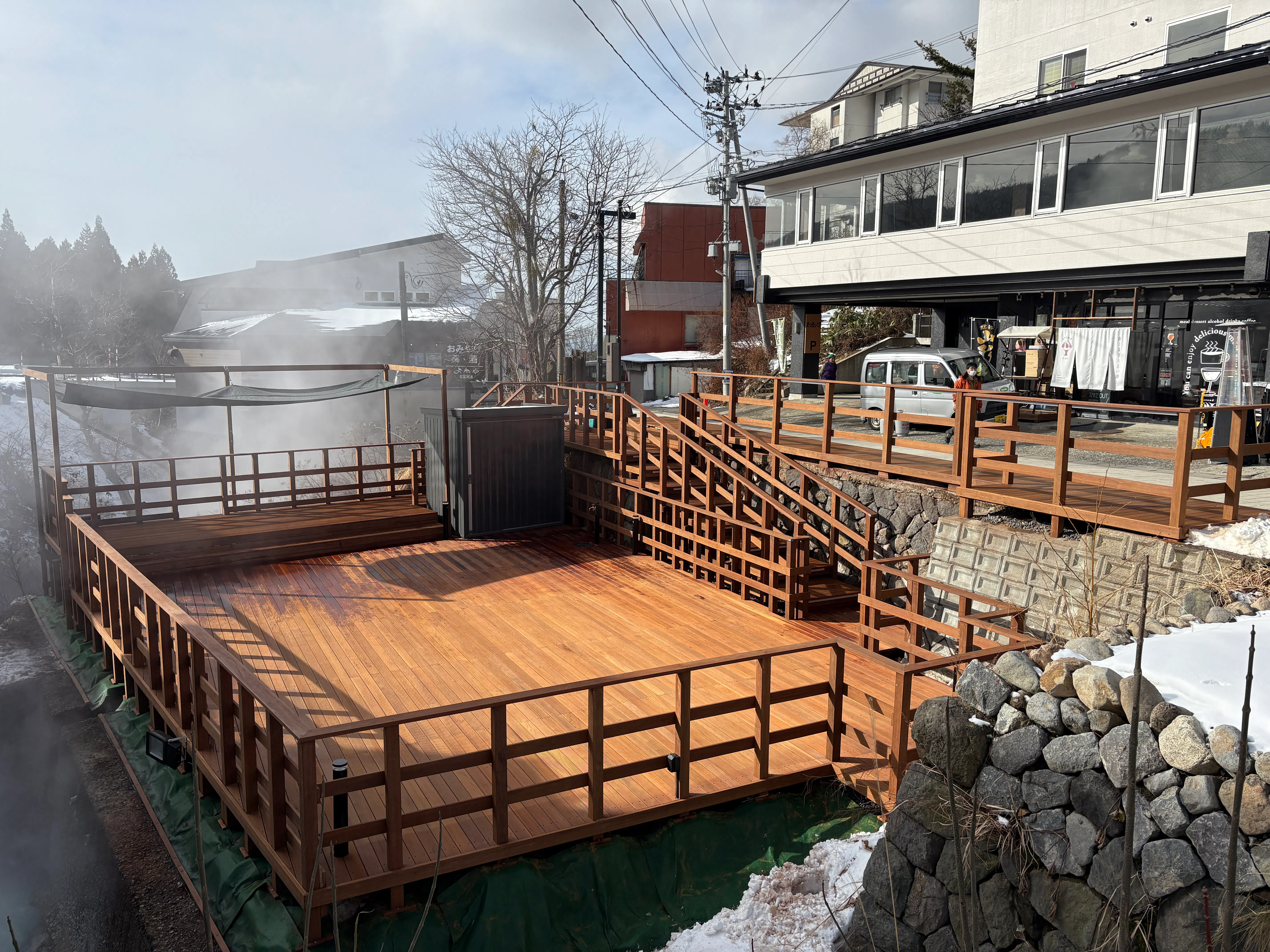 【蔵王温泉湯けむりテラス】プロモーションや中小規模のイベントに最適！蔵王温泉中心街のコミュニティ広場である屋外イベントスペース「DON・DON・BIKI」