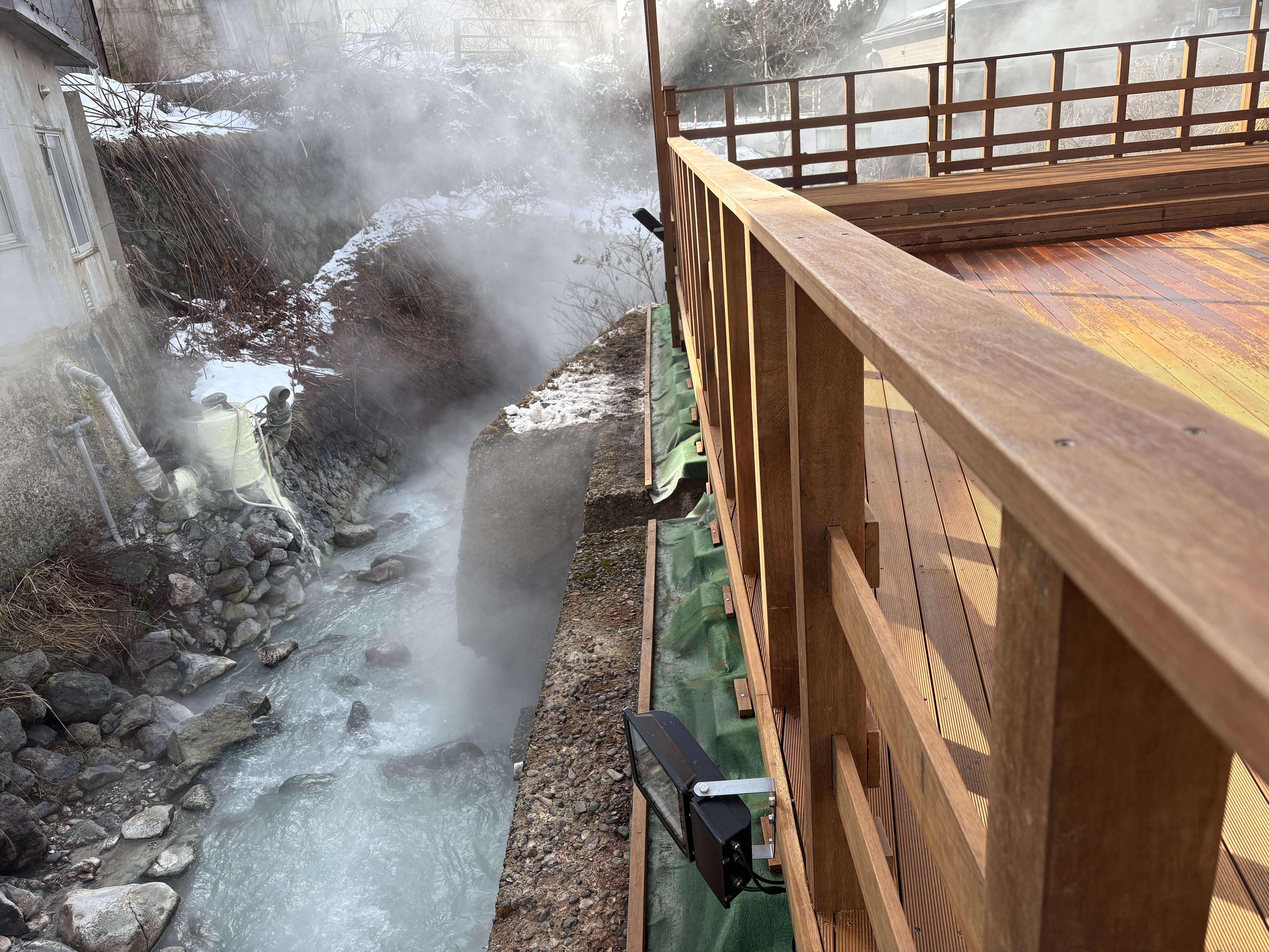 【蔵王温泉湯けむりテラス】プロモーションや中小規模のイベントに最適！蔵王温泉中心街のコミュニティ広場である屋外イベントスペース「DON・DON・BIKI」