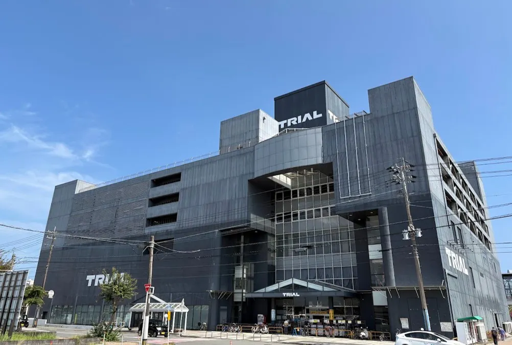 【メガセンタートライアル日向店】NEW!食物販や飲食、キッチンカー・テント販売等に利用可能な「③トライアルマルシェ」