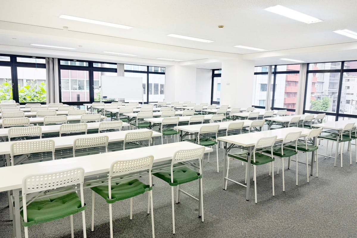 【新宿御苑前駅3分】招待制の製品PR会や受注販売会に適した70名程度収容可能なレンタルスペース