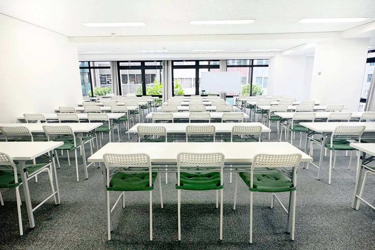 【新宿御苑前駅3分】招待制の製品PR会や受注販売会に適した70名程度収容可能なレンタルスペース