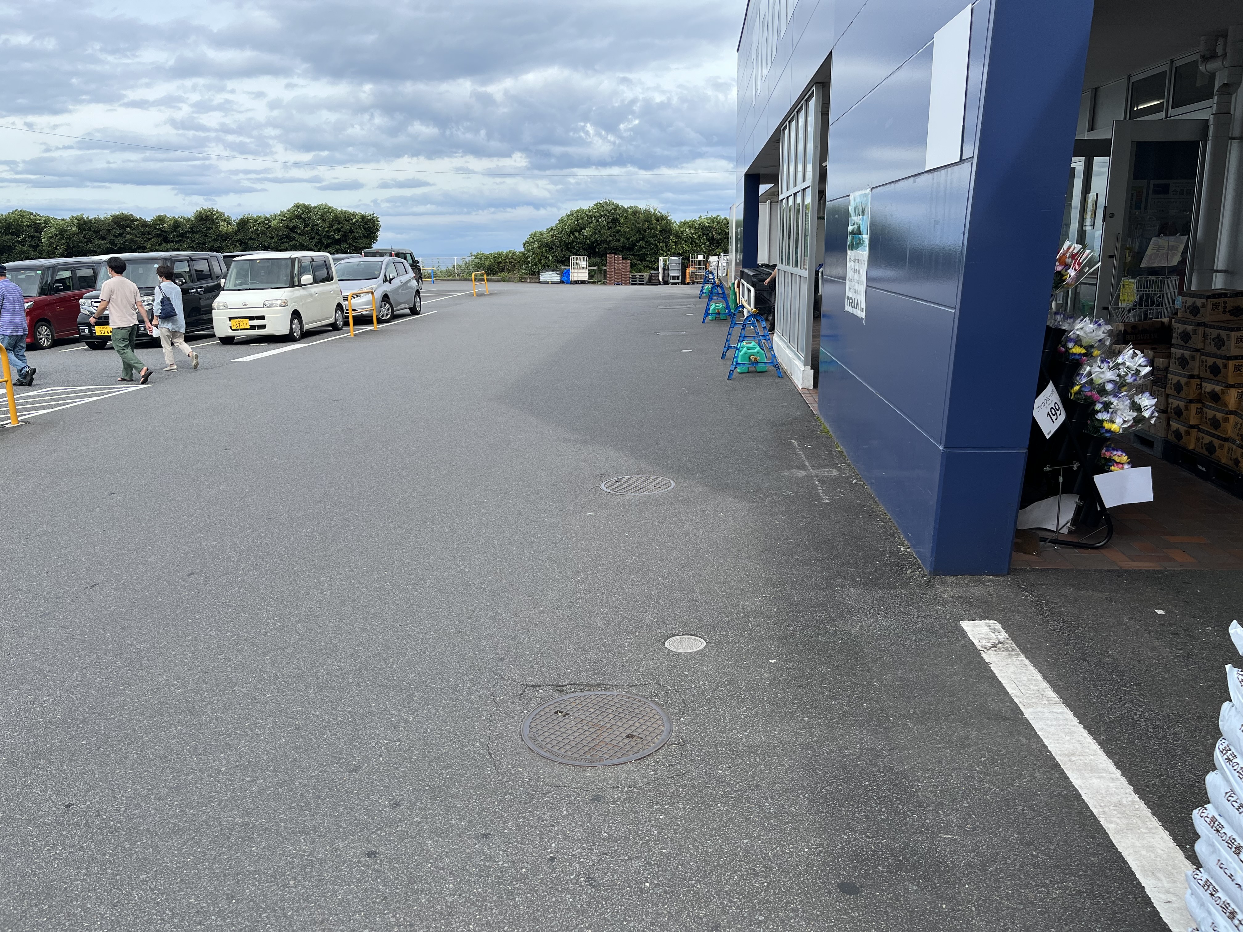 【スーパーセンタートライアル別府店】キッチンカー（調理営業）出店限定/屋外スペース