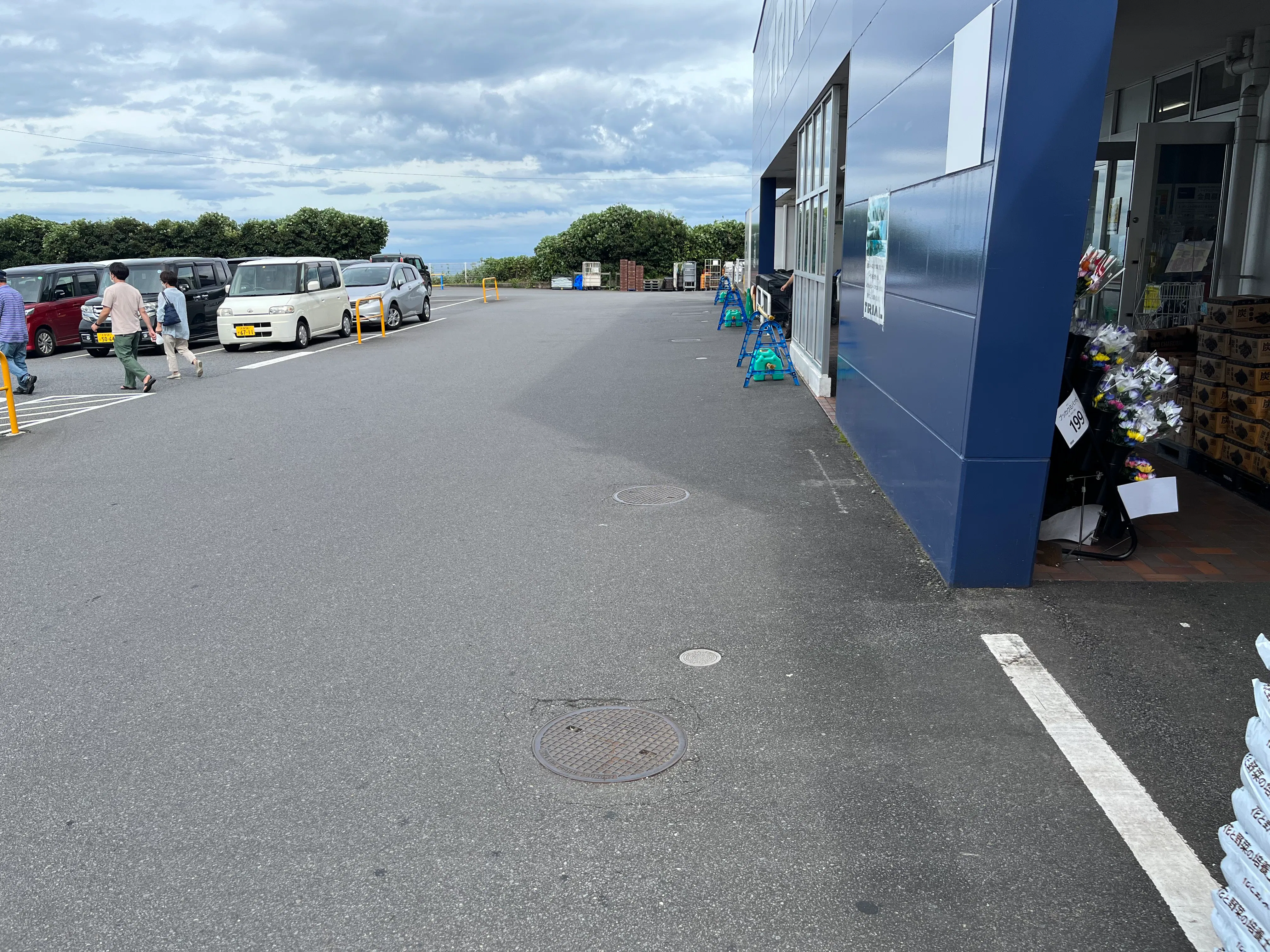 【スーパーセンタートライアル別府店】キッチンカー（調理営業）出店限定/屋外スペース