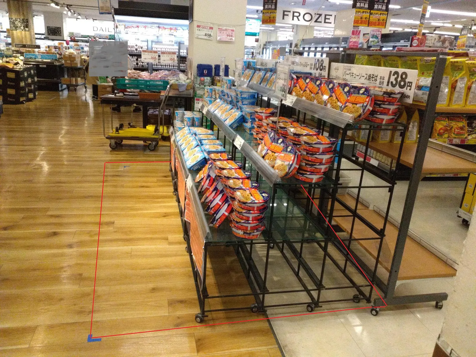 【イオンチトセピア店（長崎県）】パン売場前　催事スペース