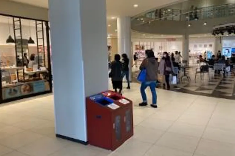 【三井アウトレットパーク 北陸小矢部】1階 東口屋内エレベーター前の画像3
