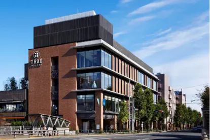 【トラッド目白|目白駅直結】館内動線に面した1階エスカレーター横の販促イベントスペース