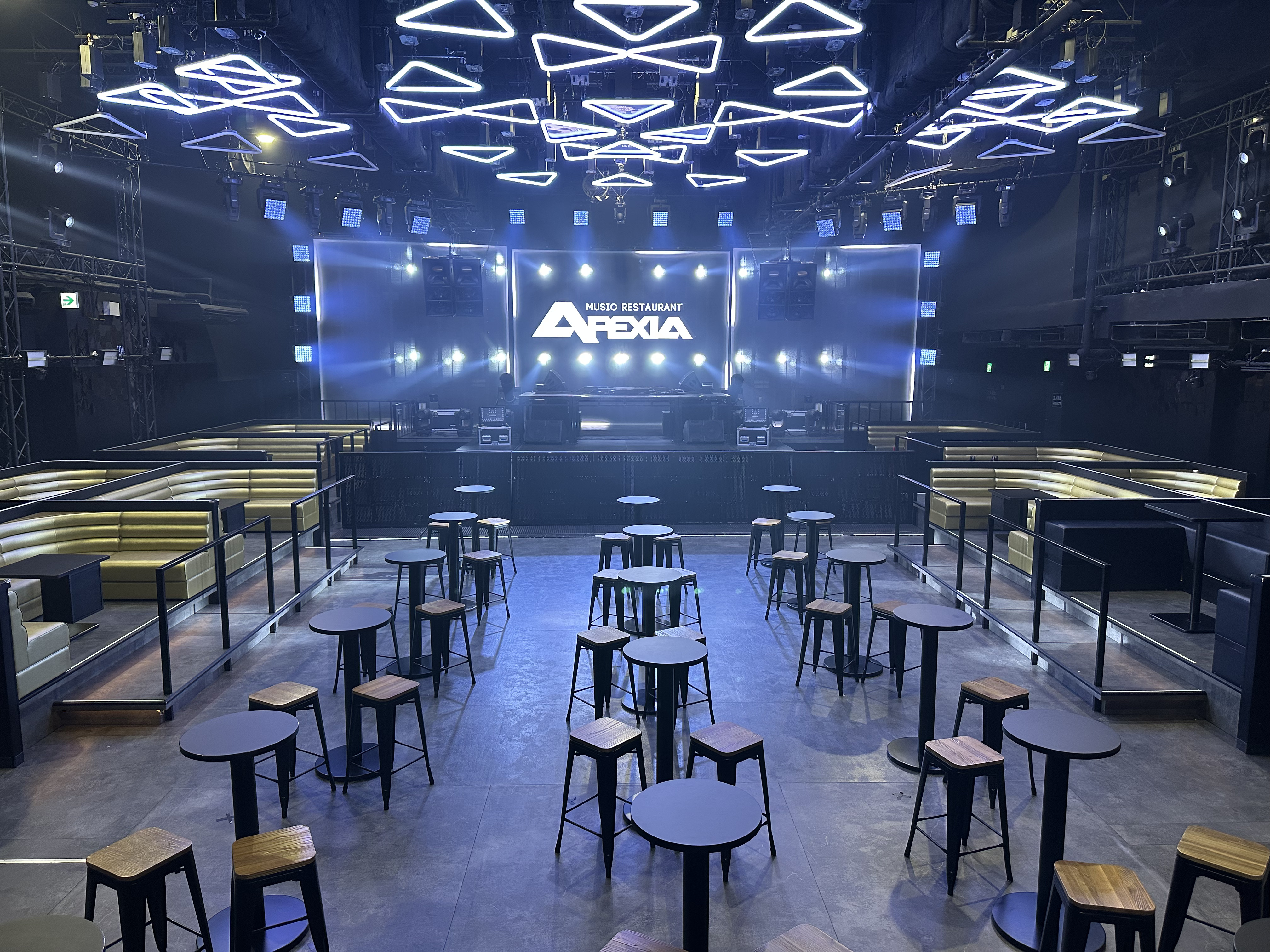 【新宿三丁目駅2分】イベント・撮影に適した伊勢丹新宿店前ゴールデン街付近の大型スペース