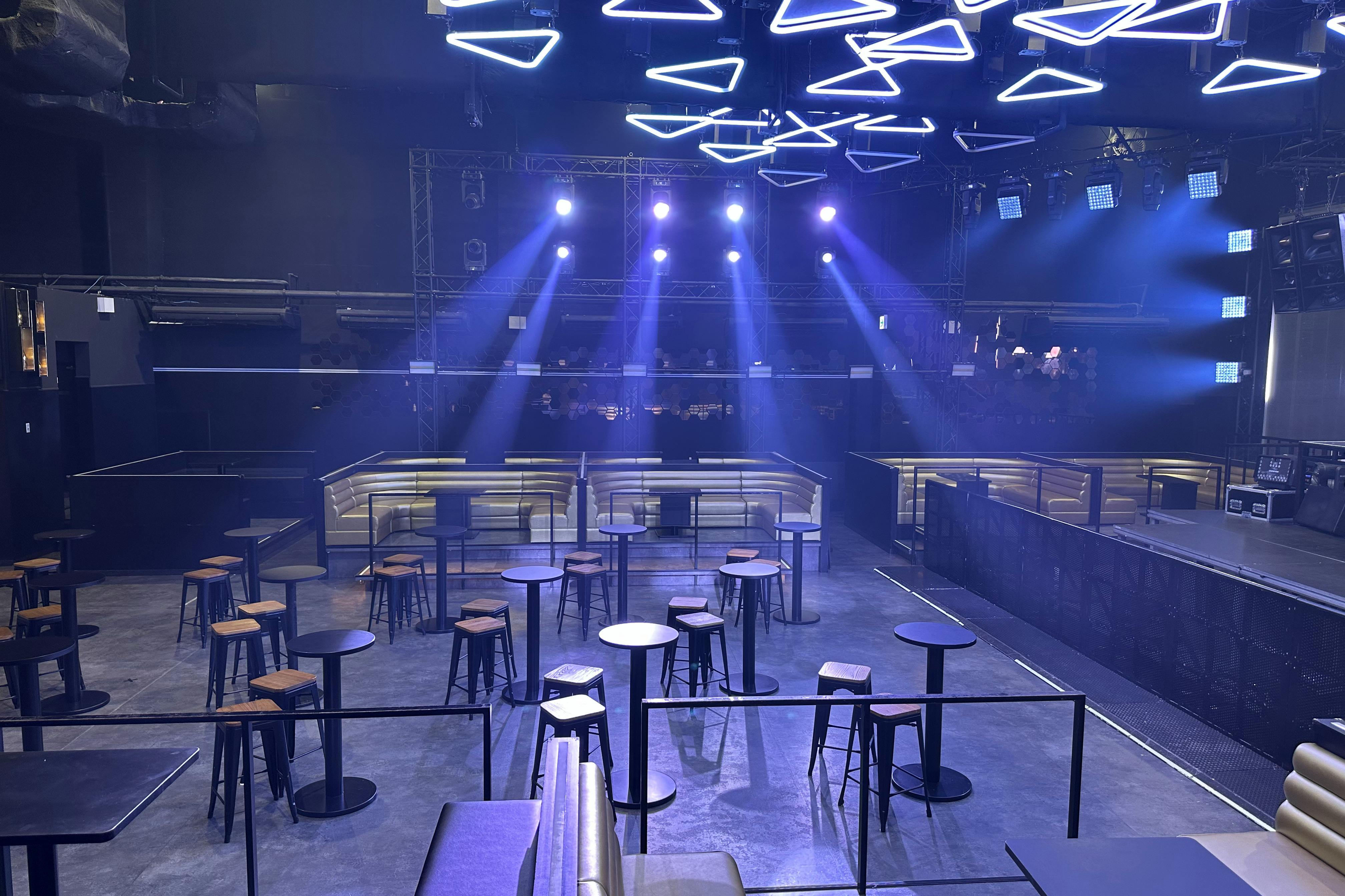 【新宿三丁目駅2分】イベント・撮影に適した伊勢丹新宿店前ゴールデン街付近の大型スペース