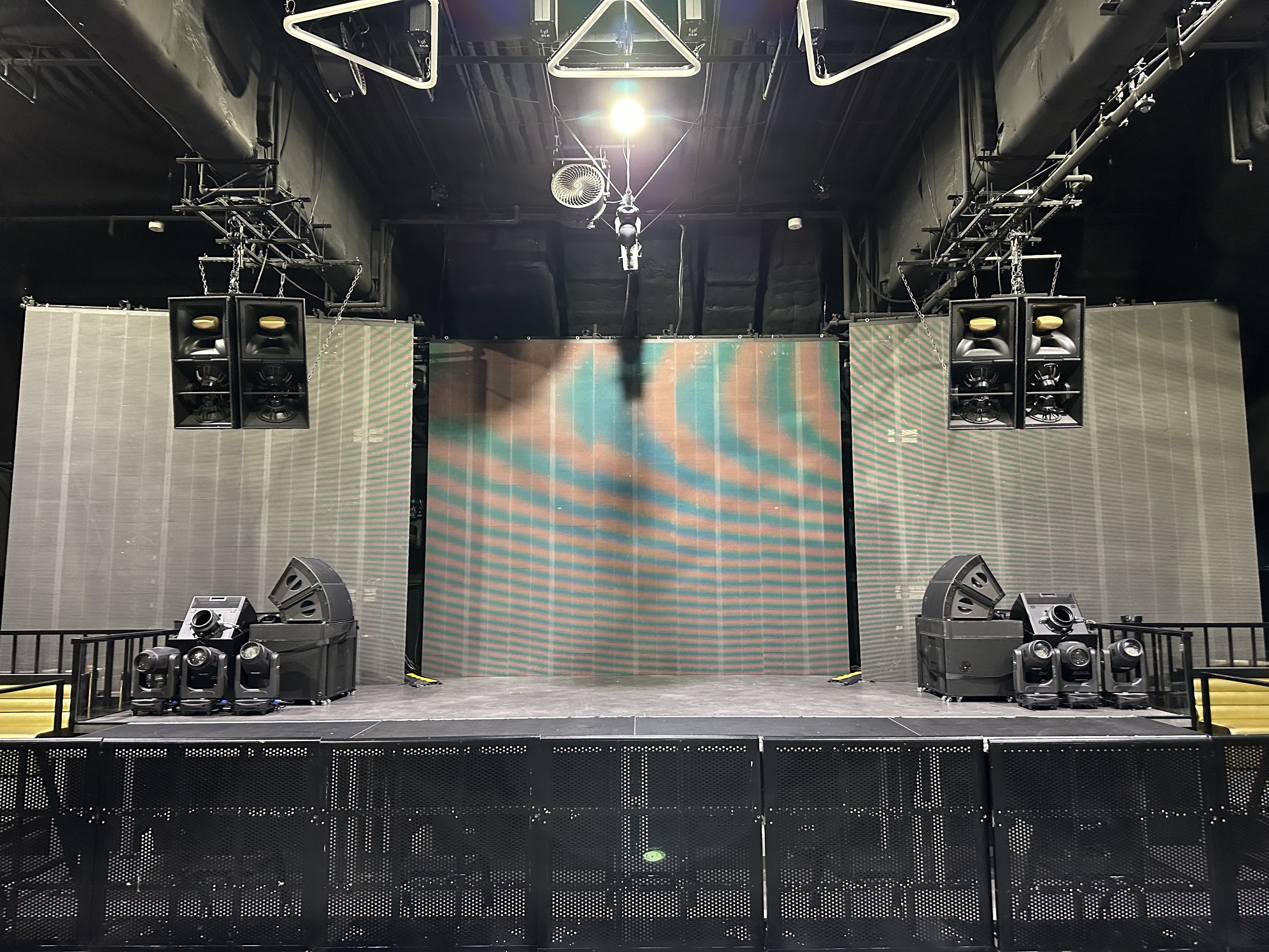 【新宿三丁目駅2分】イベント・撮影に適した伊勢丹新宿店前ゴールデン街付近の大型スペース