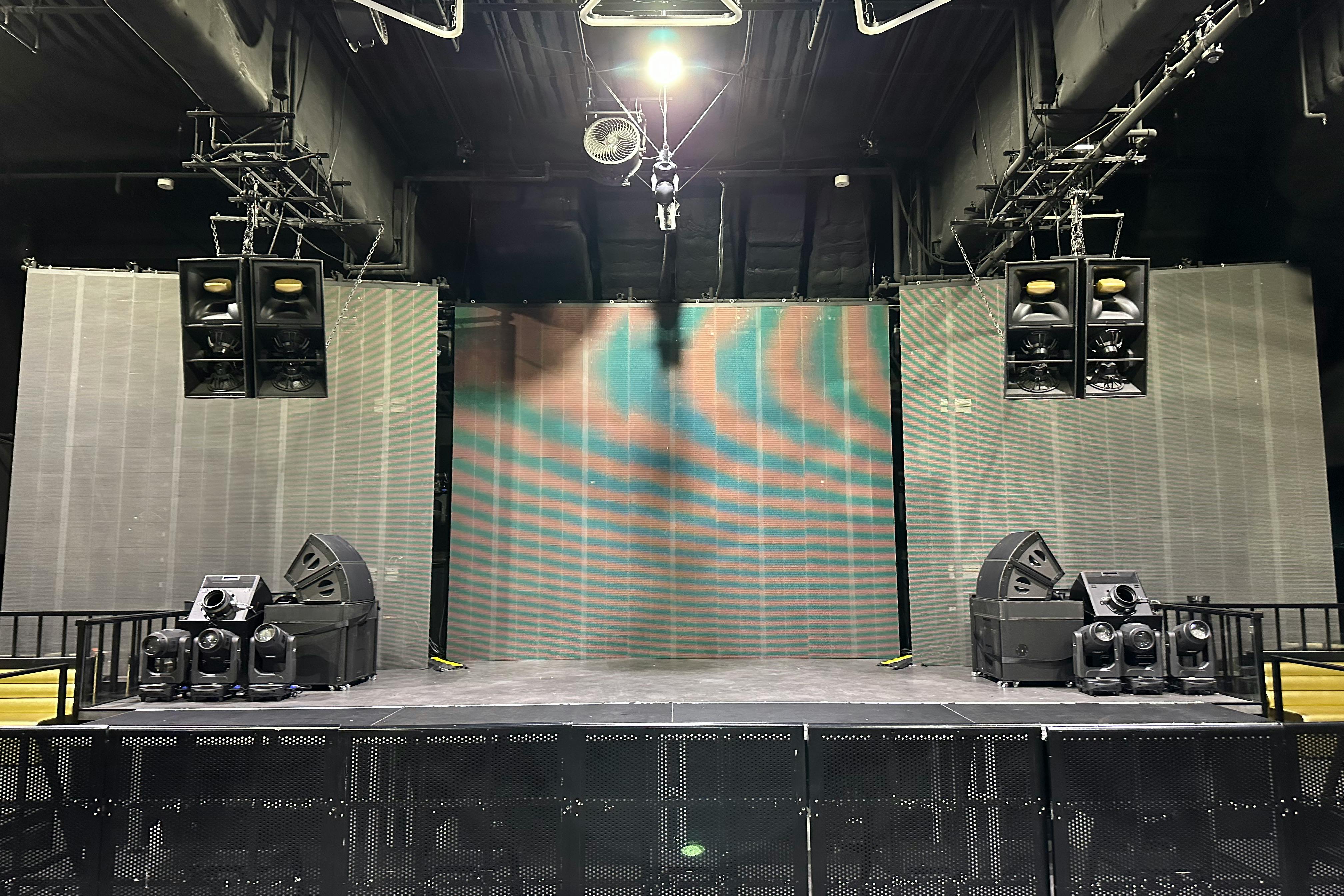 【新宿三丁目駅2分】イベント・撮影に適した伊勢丹新宿店前ゴールデン街付近の大型スペース