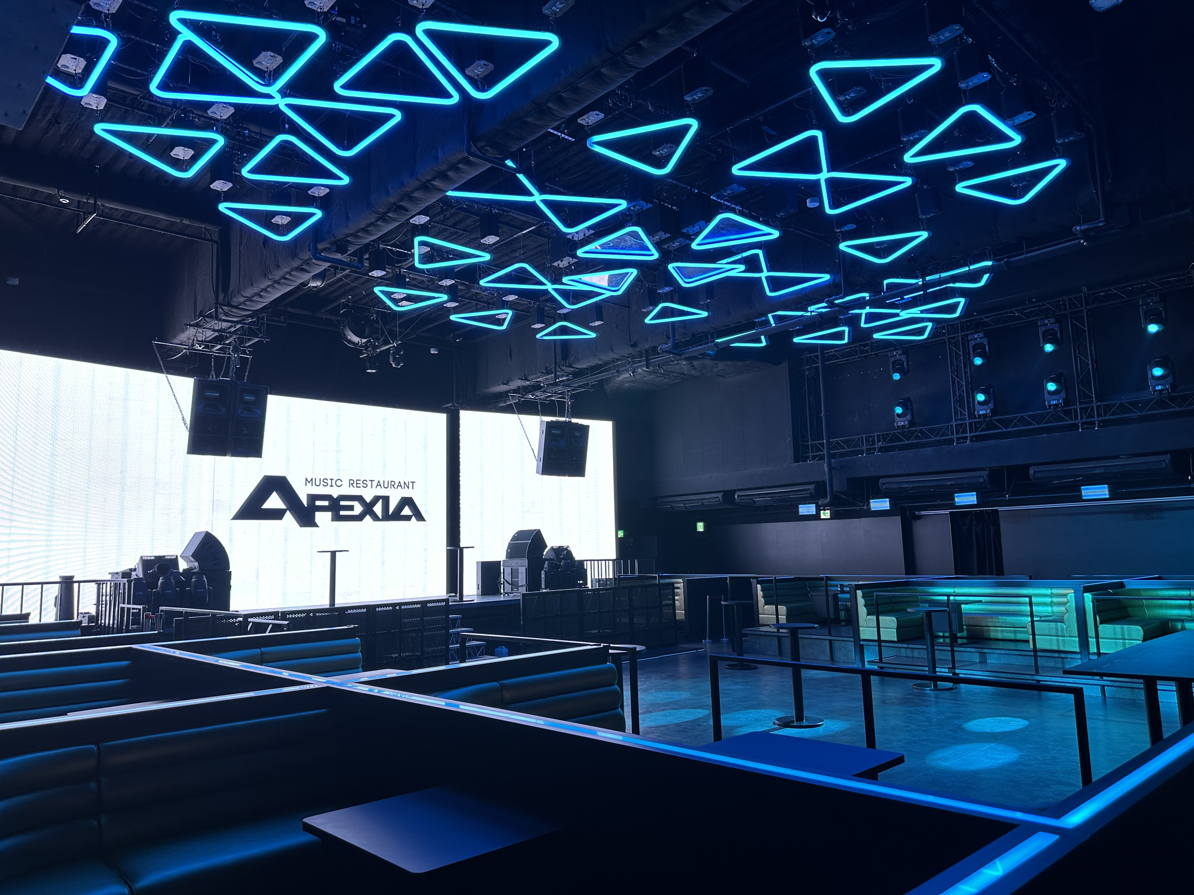 【新宿三丁目駅2分】イベント・撮影に適した伊勢丹新宿店前ゴールデン街付近の大型スペース