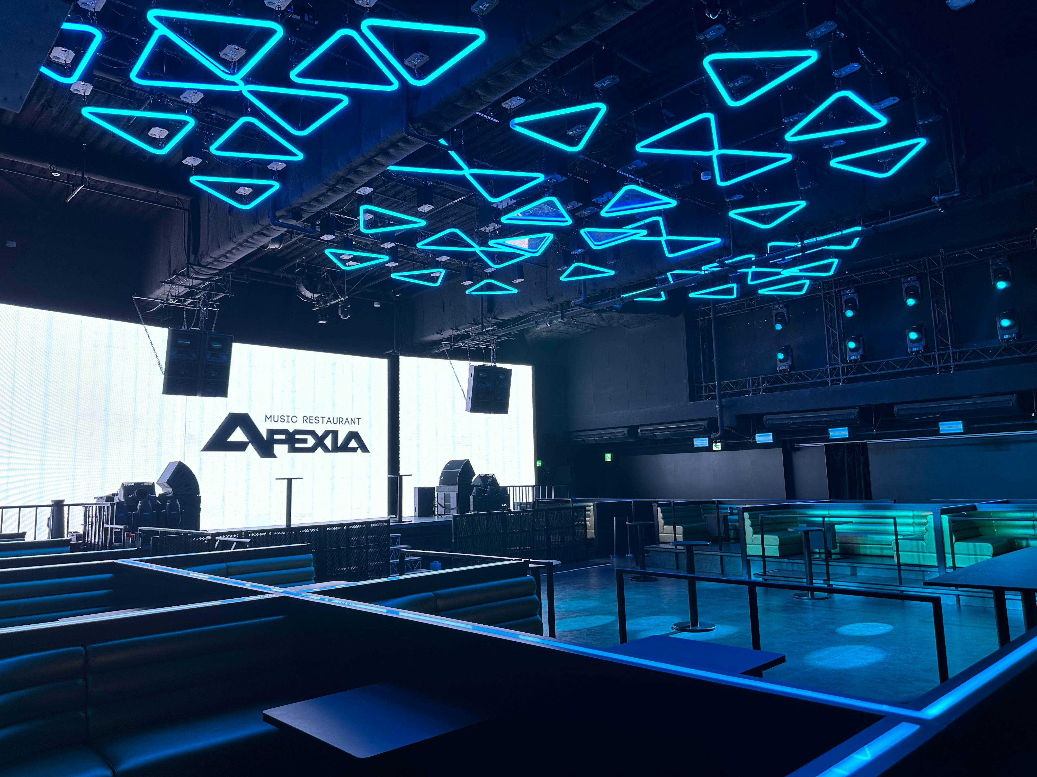 【新宿三丁目駅2分】イベント・撮影に適した伊勢丹新宿店前ゴールデン街付近の大型スペース