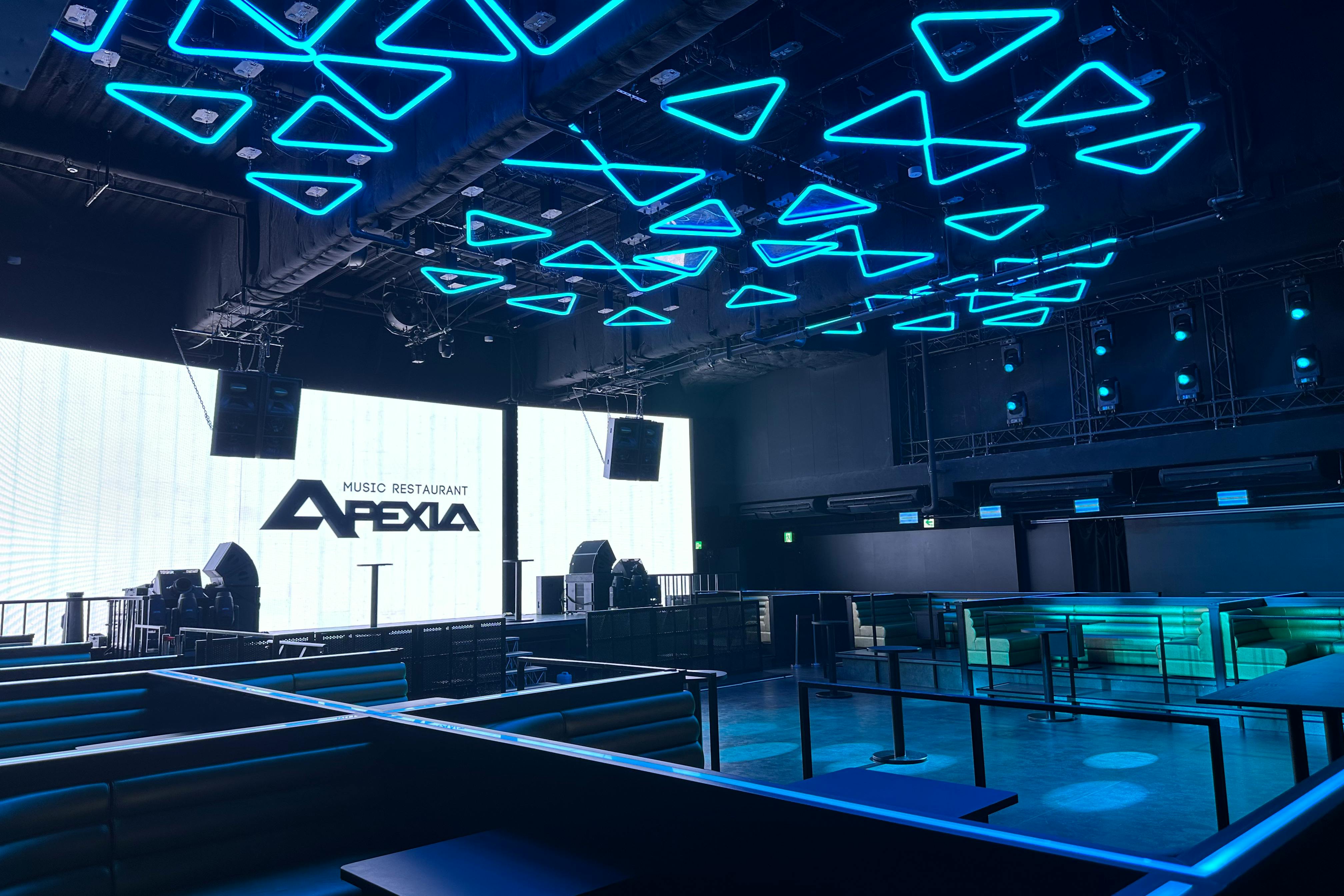 【新宿三丁目駅2分】イベント・撮影に適した伊勢丹新宿店前ゴールデン街付近の大型スペース