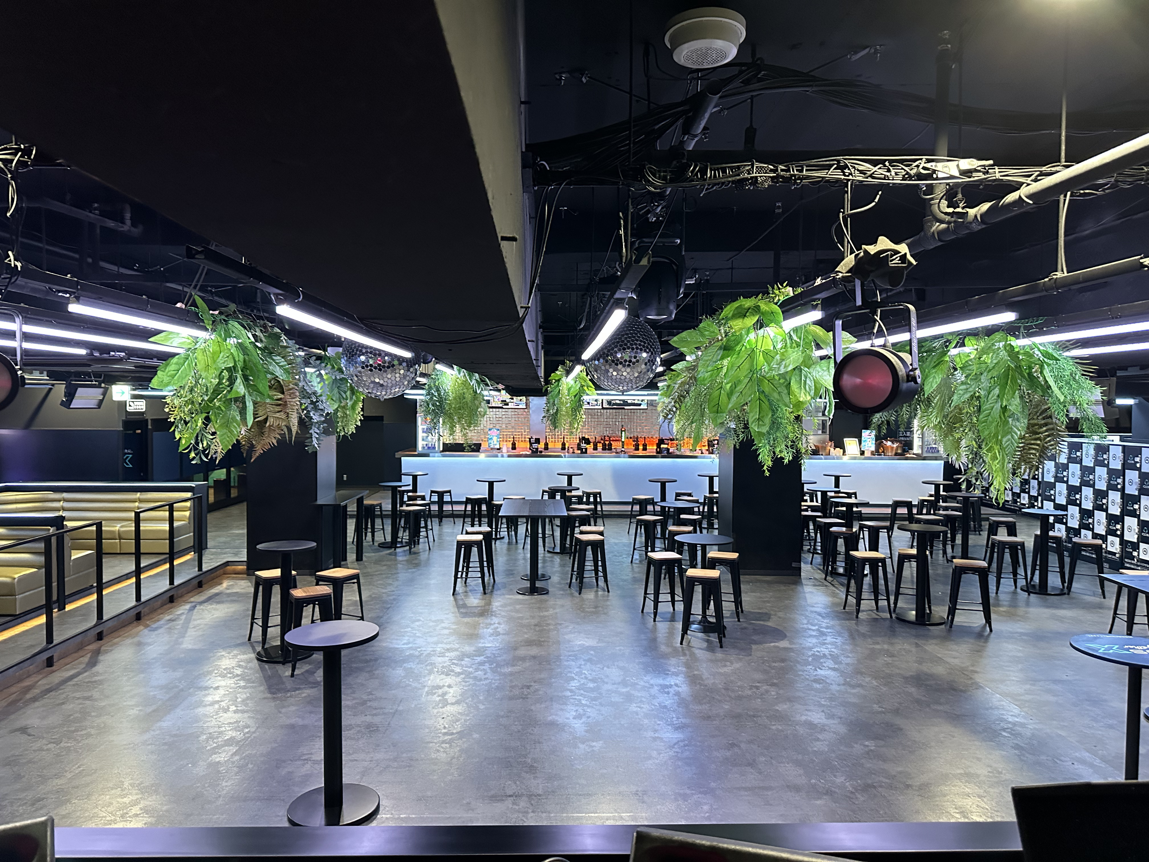 【新宿三丁目駅2分】イベント・撮影に適した伊勢丹新宿店前ゴールデン街付近の大型スペース