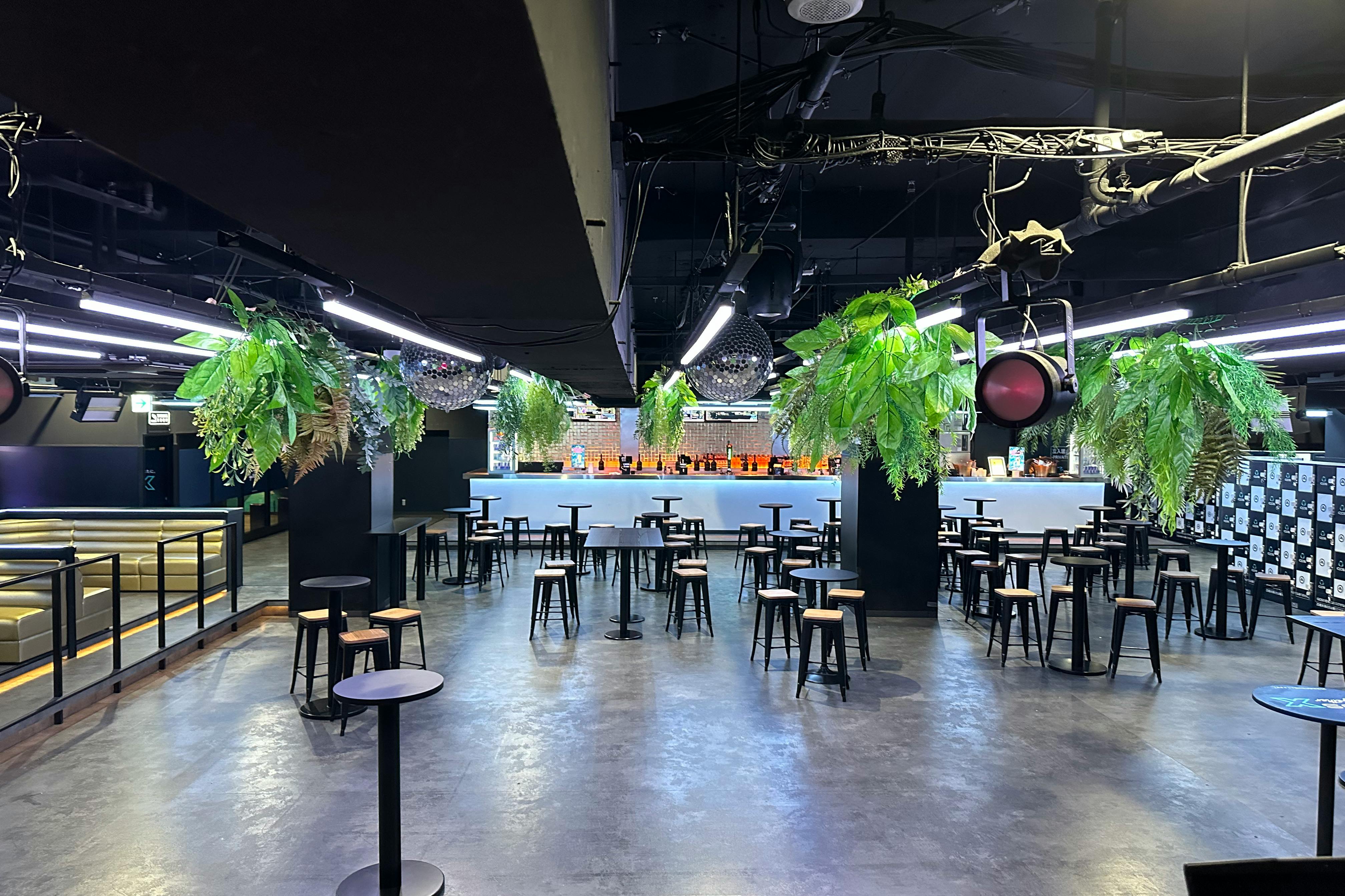 【新宿三丁目駅2分】イベント・撮影に適した伊勢丹新宿店前ゴールデン街付近の大型スペース