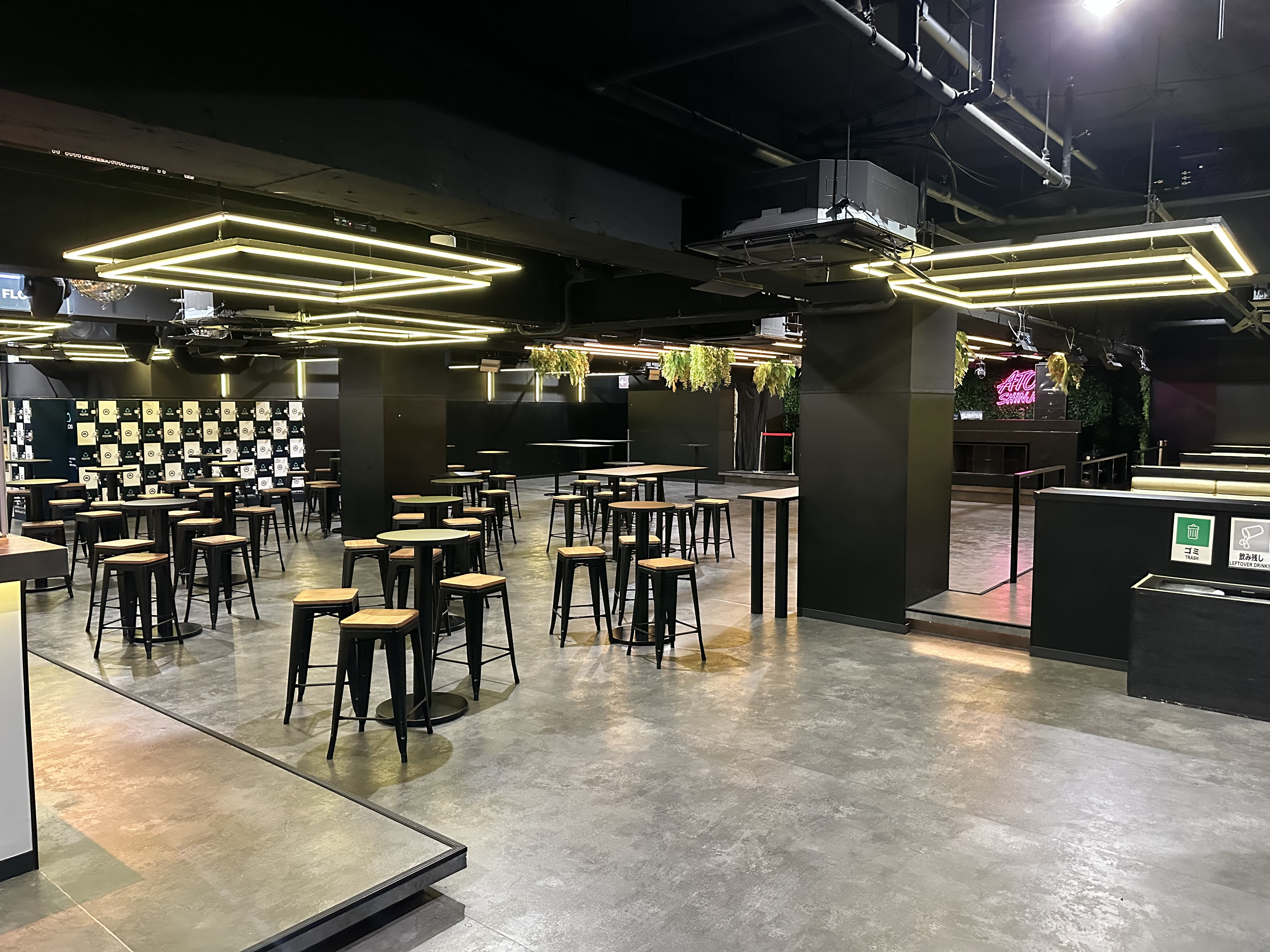 【新宿三丁目駅2分】イベント・撮影に適した伊勢丹新宿店前ゴールデン街付近の大型スペース