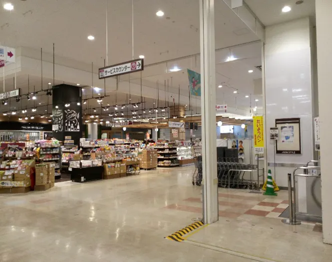 【イオンスタイル名取】イオンスタイル名取_1階上りエスカレーター前 販促プロモーションや物販に最適なスーパー店内催事イベントスペース
