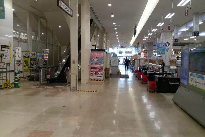 【イオンスタイル名取】イオンスタイル名取_1階上りエスカレーター前 販促プロモーションや物販に最適なスーパー店内催事イベントスペース