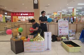 【イオンタウン湖南(フードコート前)】出張販売やプロモーションイベントに適した西側入り口前の人通りの多いイベントスペース