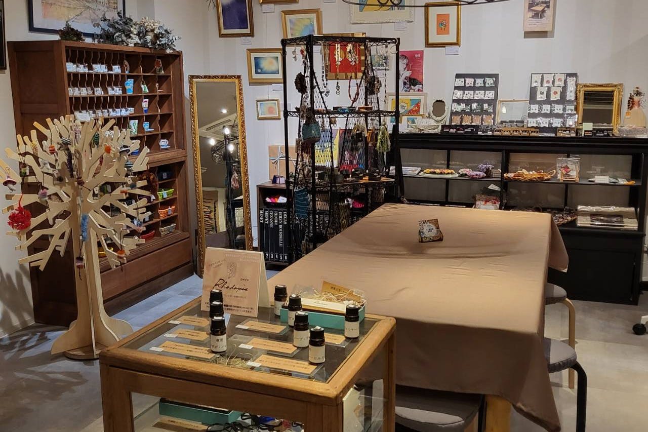 【青葉通一番町駅2分】個展、グループ展等のアート展示やワークショップ、展示会、POPUP SHOPに最適な想像力の湧くフレキシブルギャラリースペース