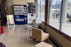 【ダイナム鳥取境港店】プロモーションに最適なアミューズメント施設のイベントスペース(正面出入口左)