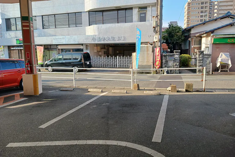 【レガネット小郡】駐車場店内入口側 販促プロモーションや物販に最適なスーパー屋外催事イベントスペースの画像1