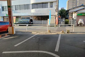 【レガネット小郡】駐車場店内入口側 販促プロモーションや物販に最適なスーパー屋外催事イベントスペース